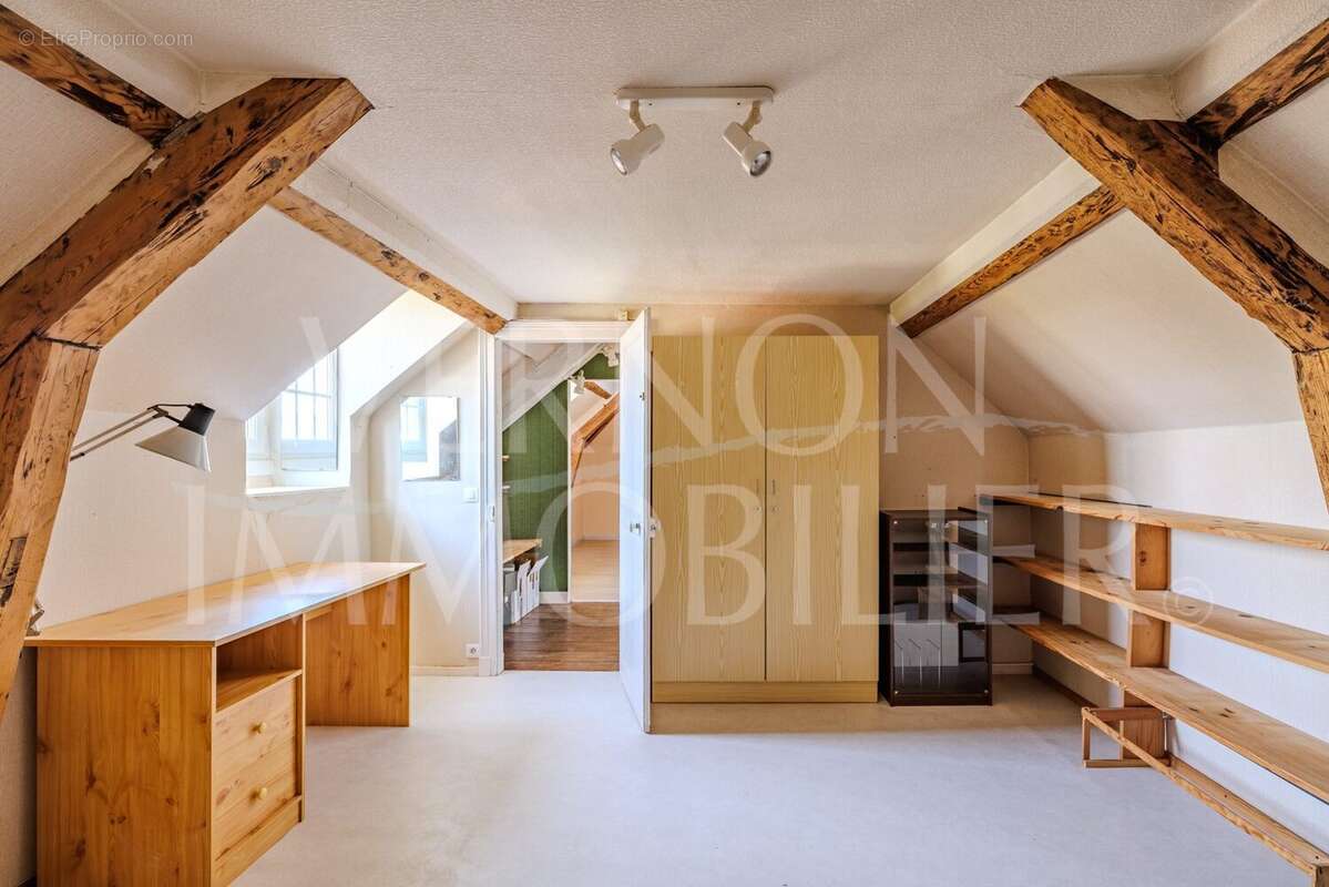 Maison 207 m² à La Chapelle-Reanville  - photo 9