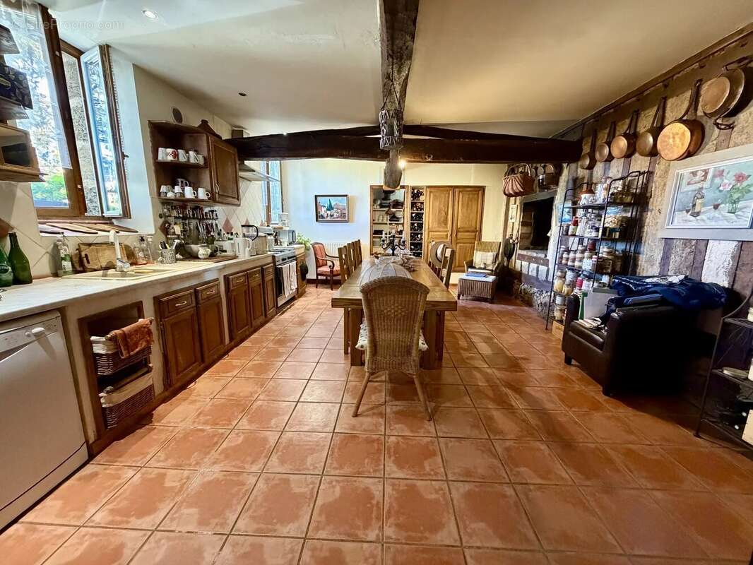 Maison à MONGUILHEM