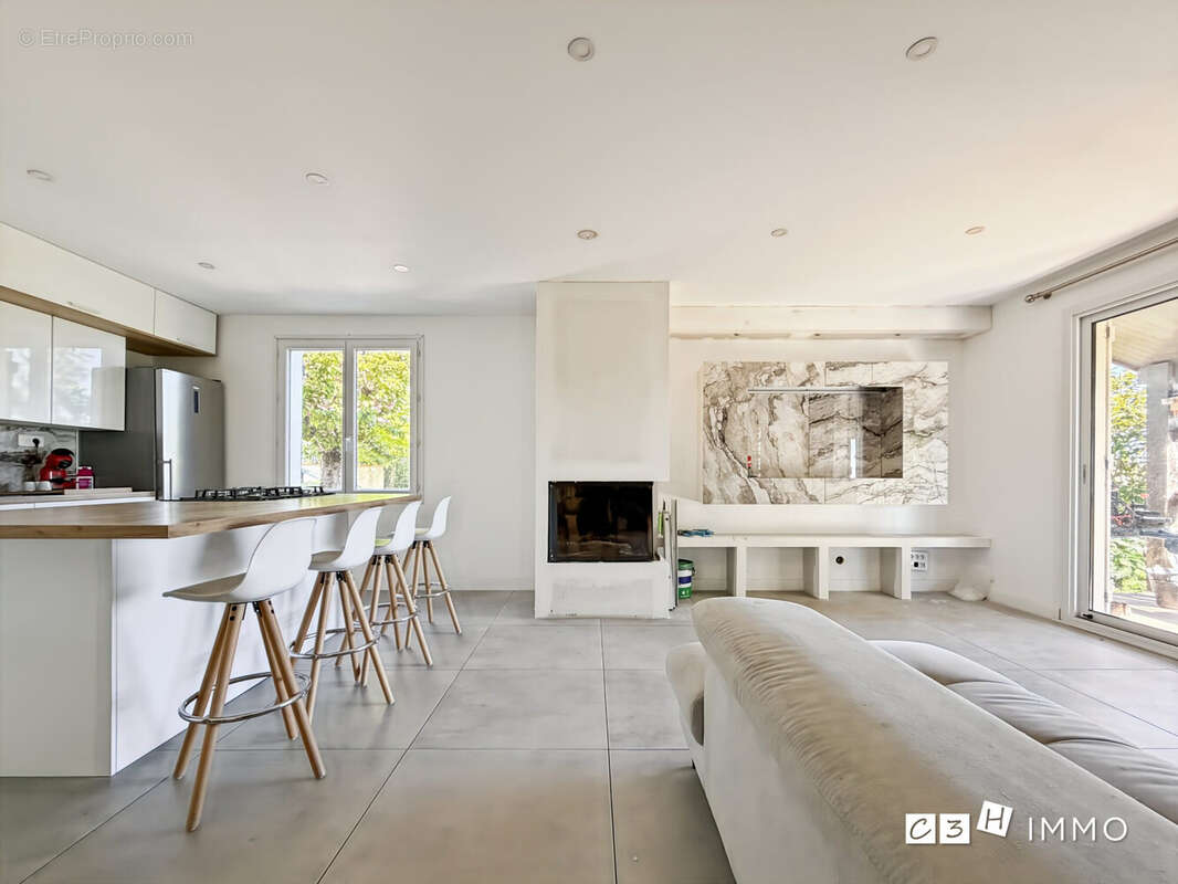 Maison à MARQUEFAVE