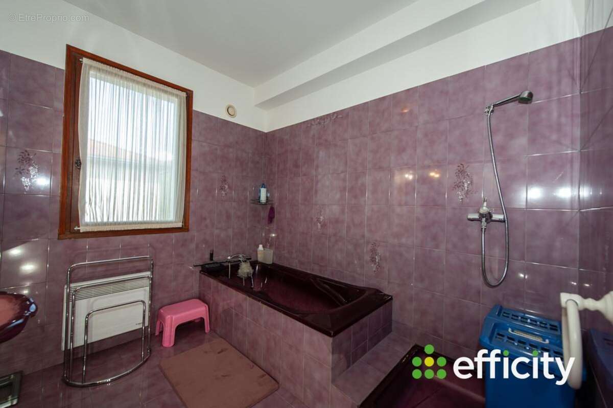 Appartement à SAINT-PAUL-DE-VARCES