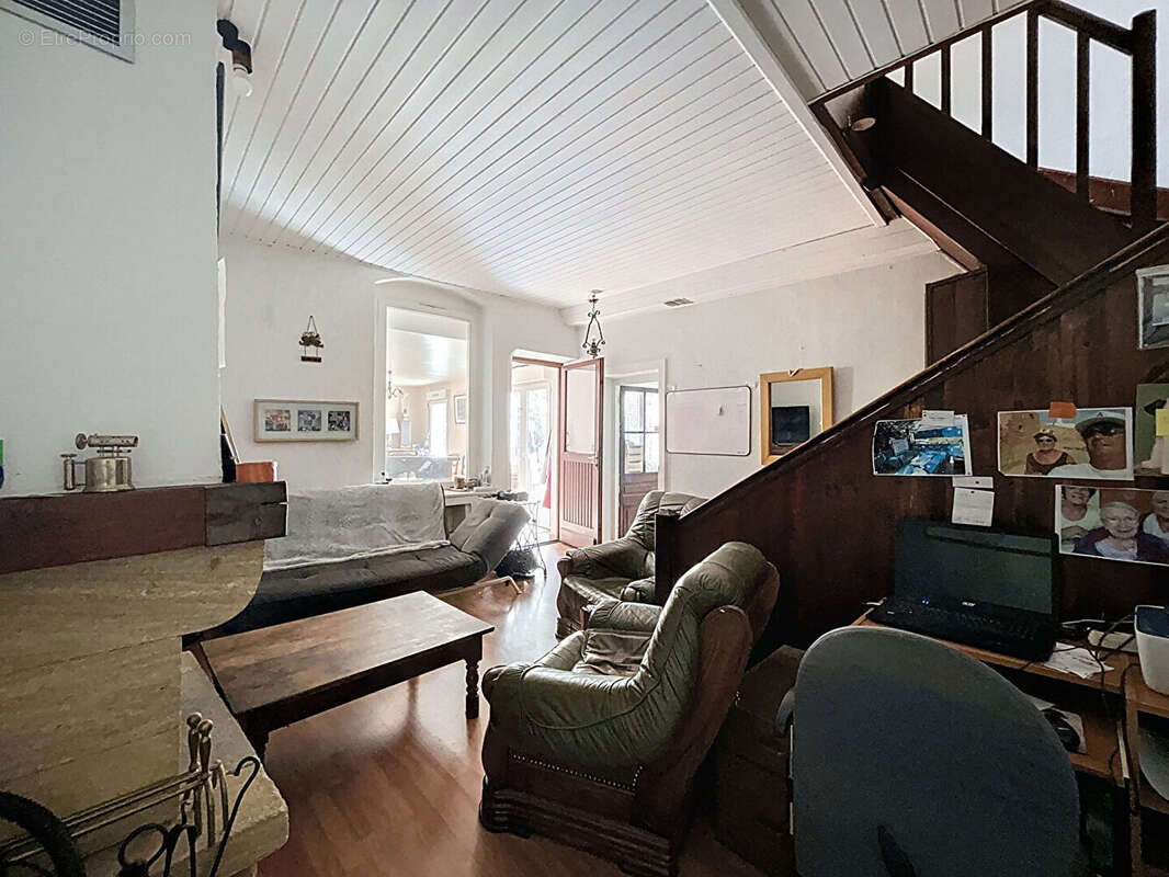 Maison à NEUVILLE-SUR-SAONE