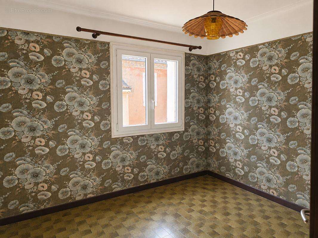 LE MUY - Appartement T3 avec balcon - 2 chambres - 65m² - photo 4