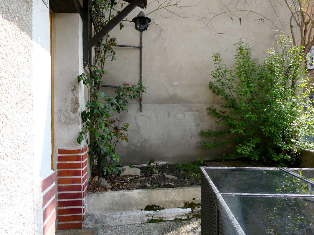 Maison à MONTROMANT