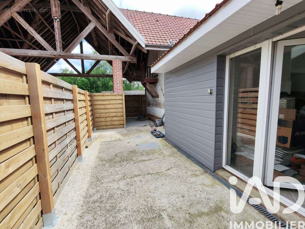 Photo 8