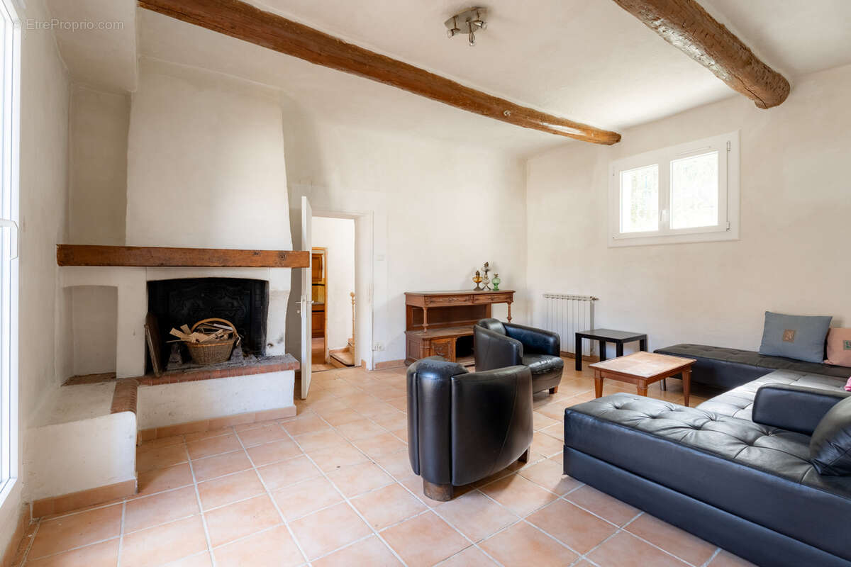 Maison à SIMIANE-COLLONGUE