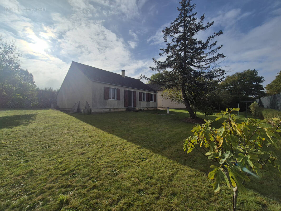 Maison à SAINT-ELIPH