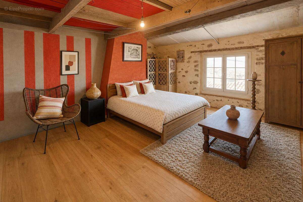 Maison à TAVERNES