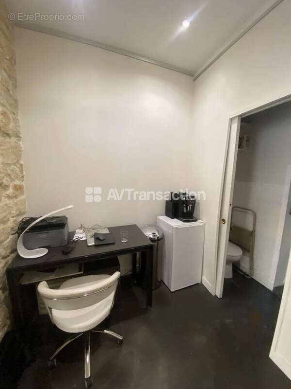 Commerce 33 m² à Paris-3e  - photo 4