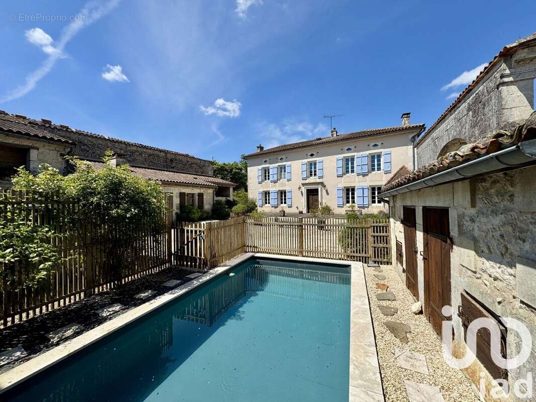 Maison 240 m² à Bignac  - photo 7