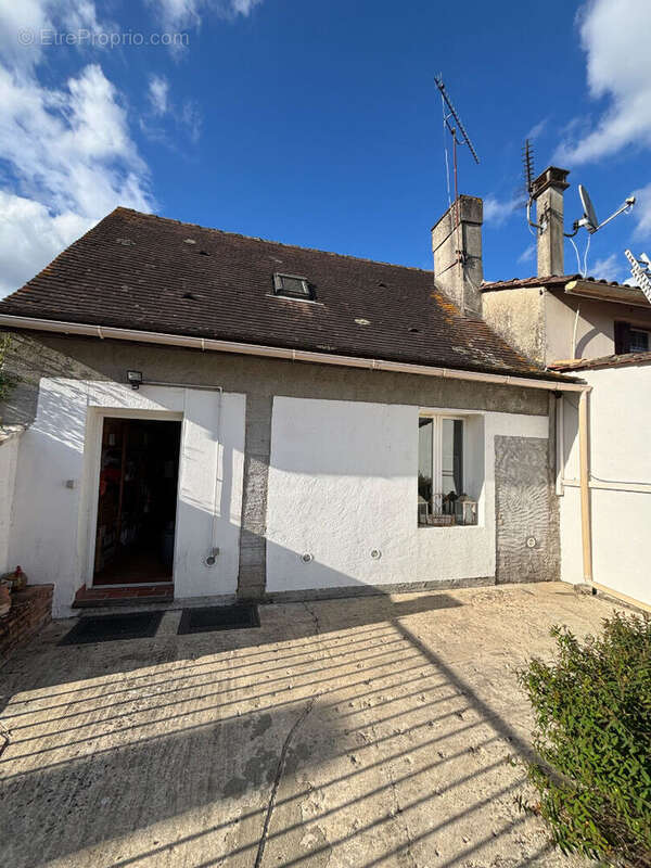 Maison à MONTPON-MENESTEROL