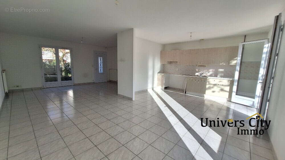 Maison à LE LOROUX-BOTTEREAU