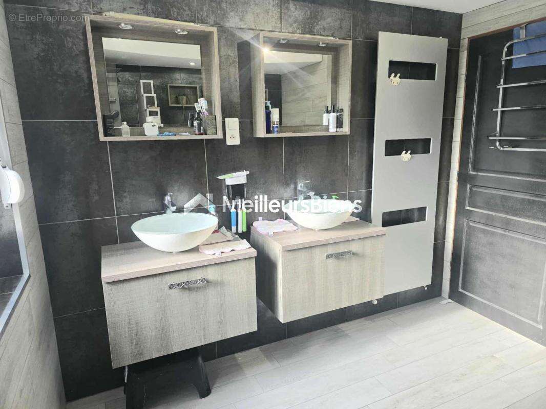 Maison à PRIX-LES-MEZIERES