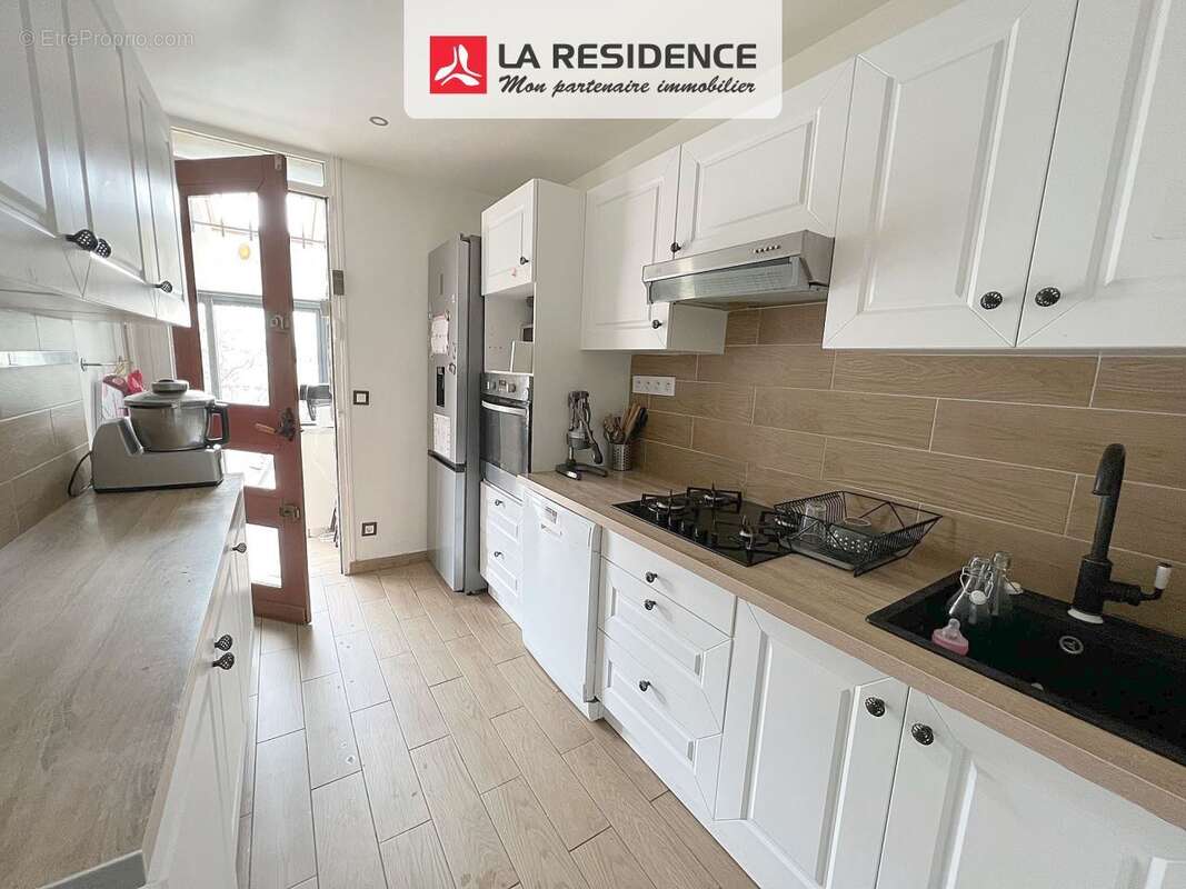 Maison 160 m² à Stains  - photo 7