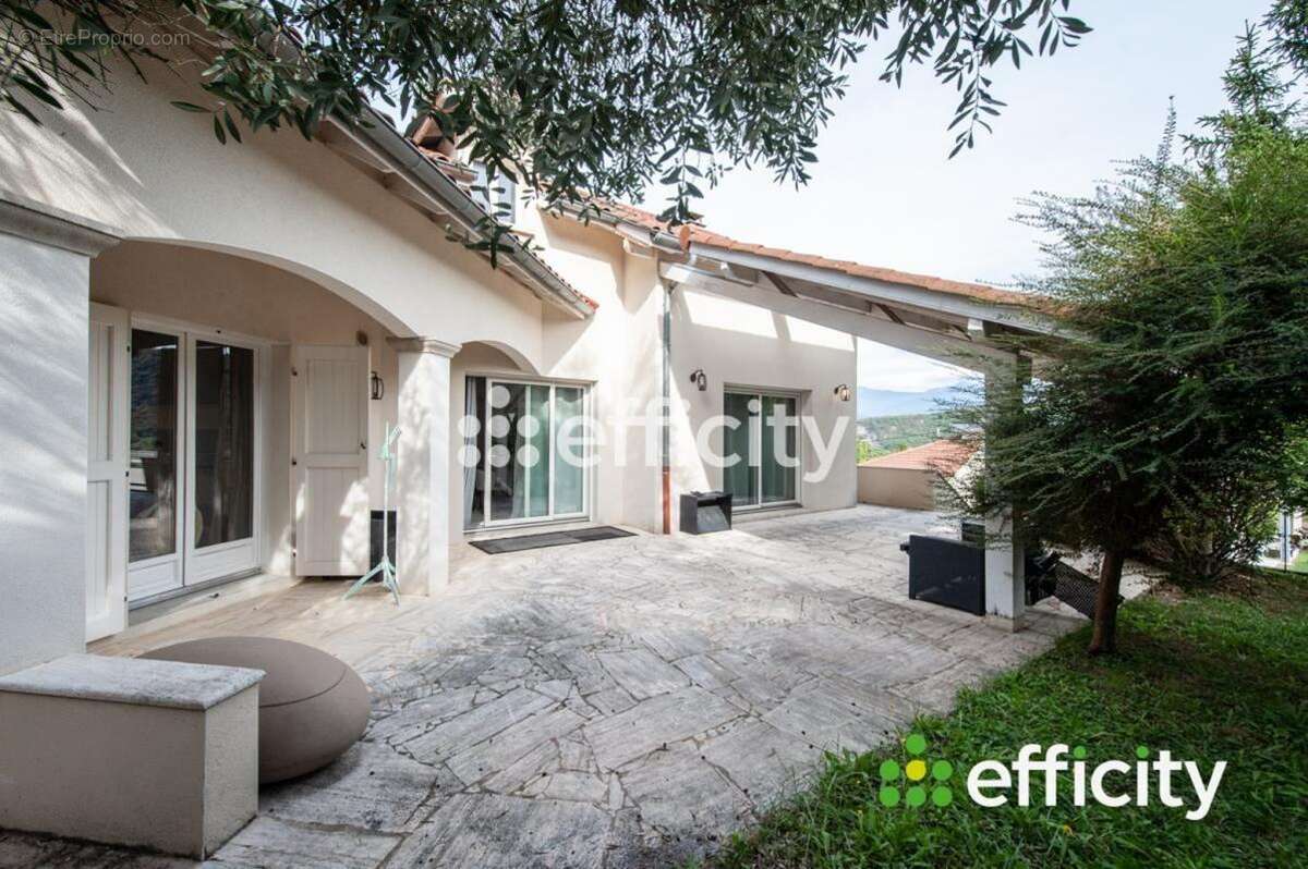 Maison à SAINT-PAUL-DE-VARCES