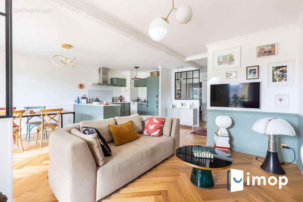 Appartement à LES PAVILLONS-SOUS-BOIS