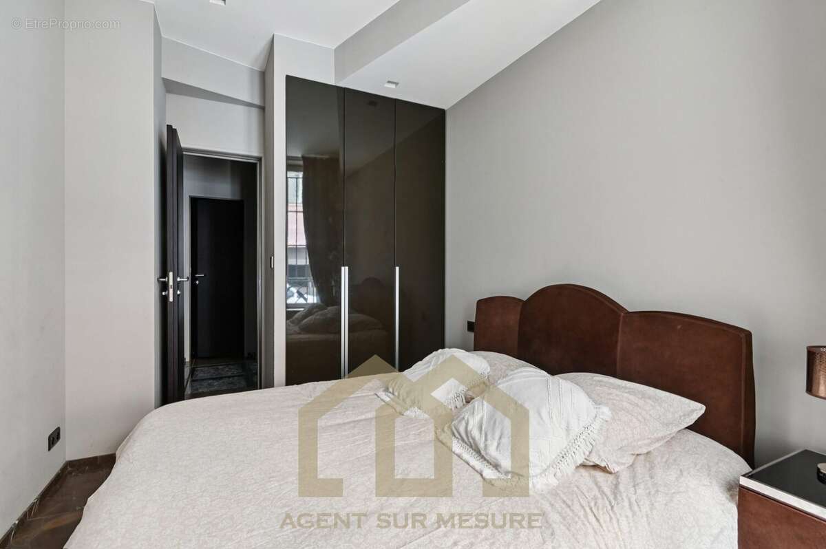 Appartement à PARIS-8E