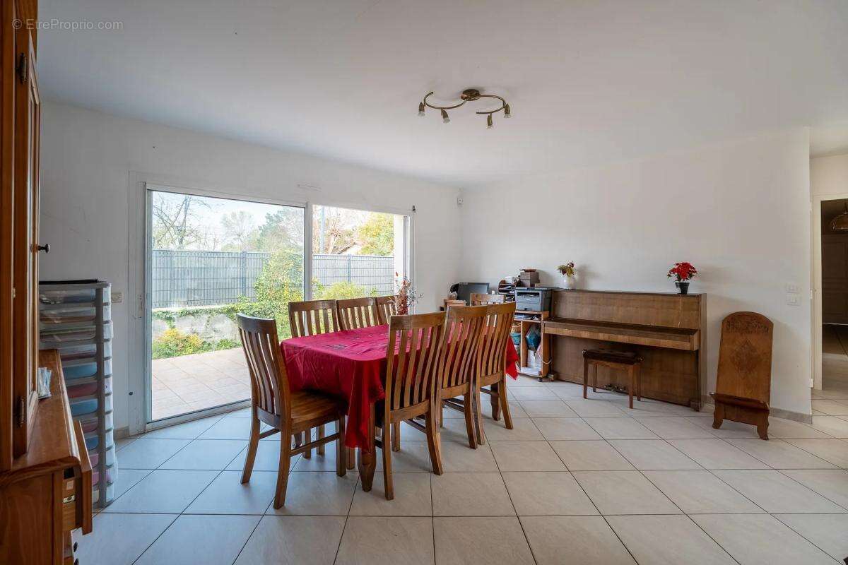 Maison à BLANQUEFORT