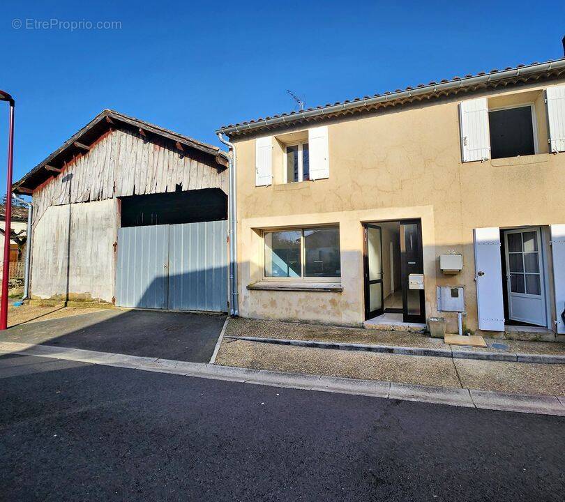 Maison à LAMOTHE-MONTRAVEL