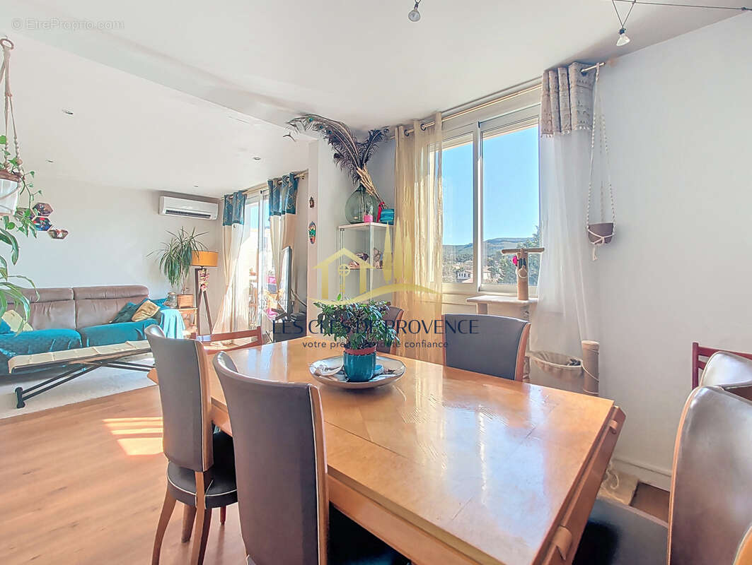 Appartement à ROGNAC