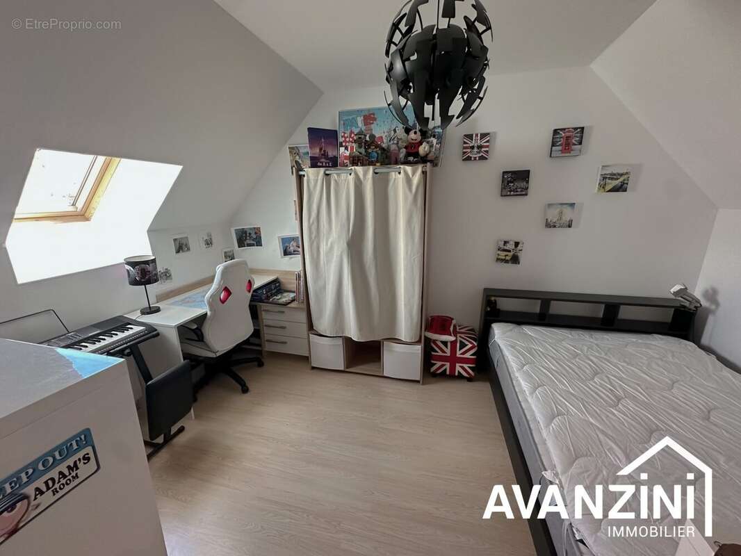 Maison à CRECY-LA-CHAPELLE