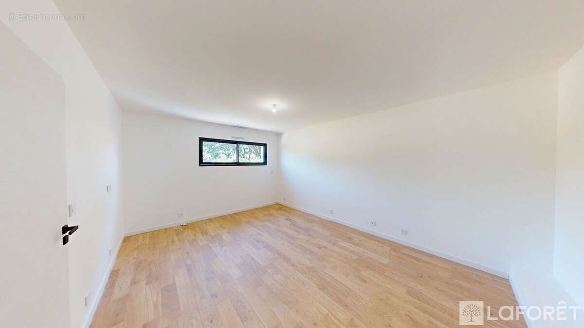 Maison à ROQUEBRUNE-SUR-ARGENS