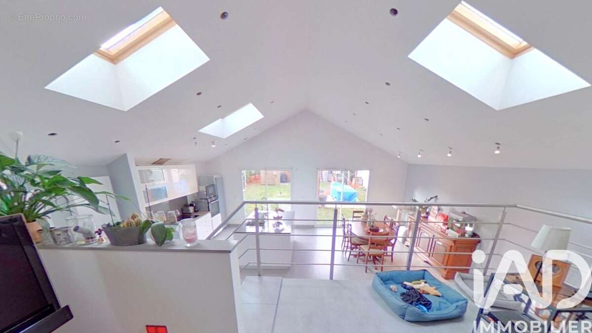 Photo 2 - Maison à VILLENEUVE-LE-ROI