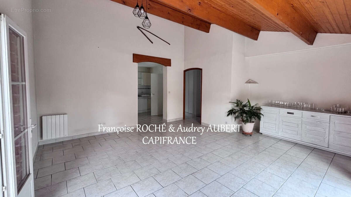 Maison 88m2 - plain-pied - 4 pièces - 3 chambres - garage - jardin clos à SAINTES (17)- Quartier La Fenètre - photo 6