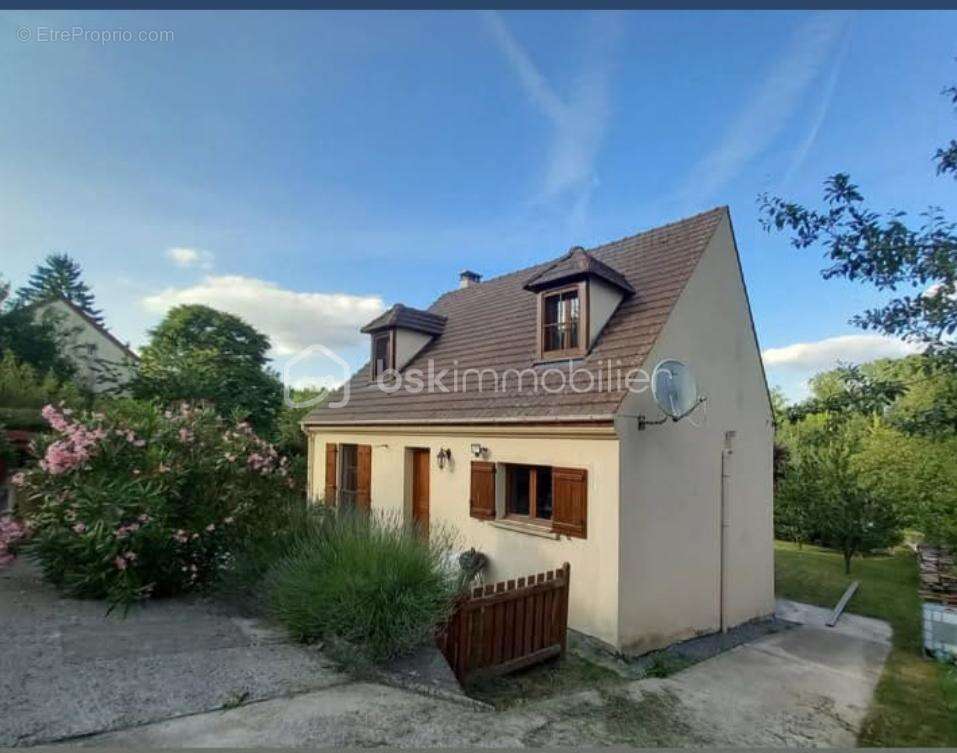 Maison à NEUILLY-SAINT-FRONT