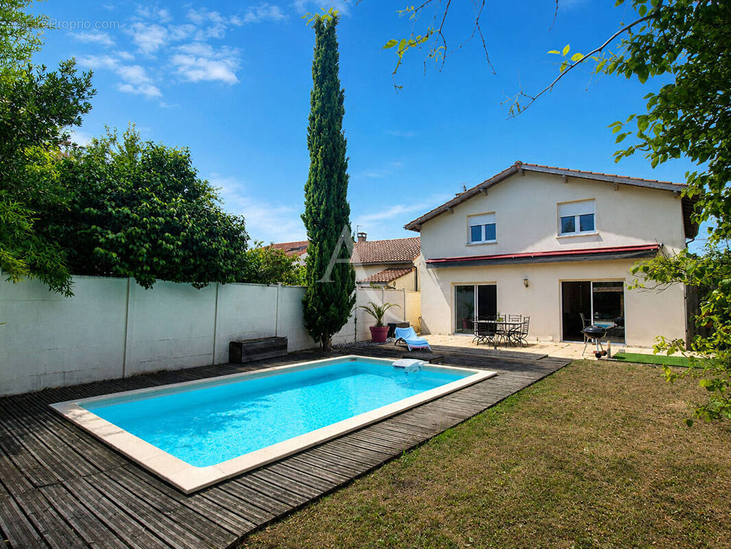 Maison à MERIGNAC