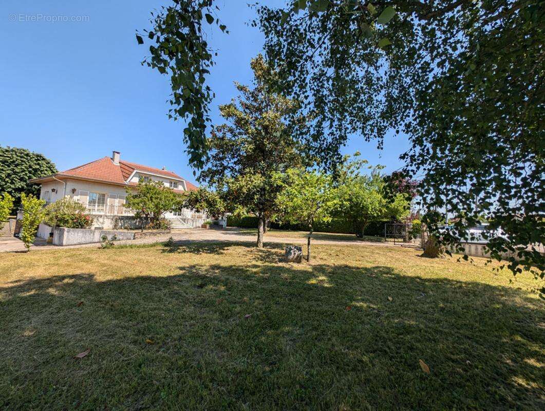 Maison à BEAUREPAIRE