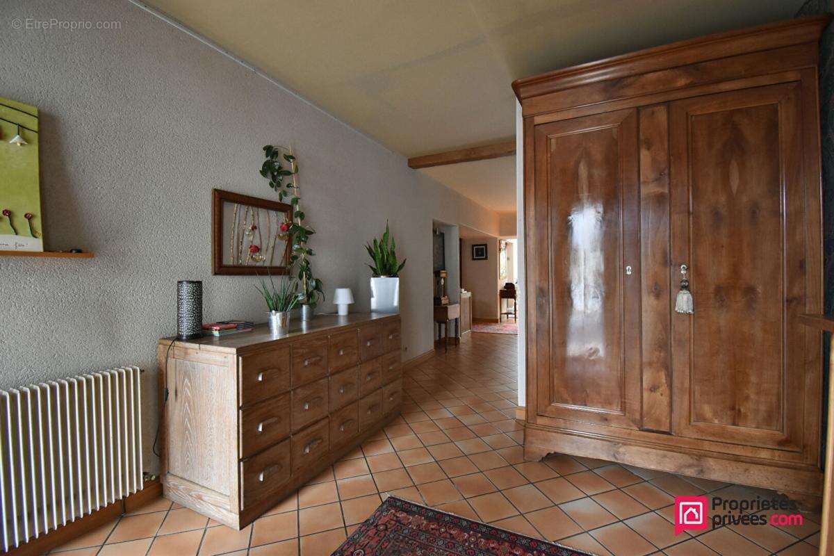 Maison à SAINT-MACAIRE-EN-MAUGES