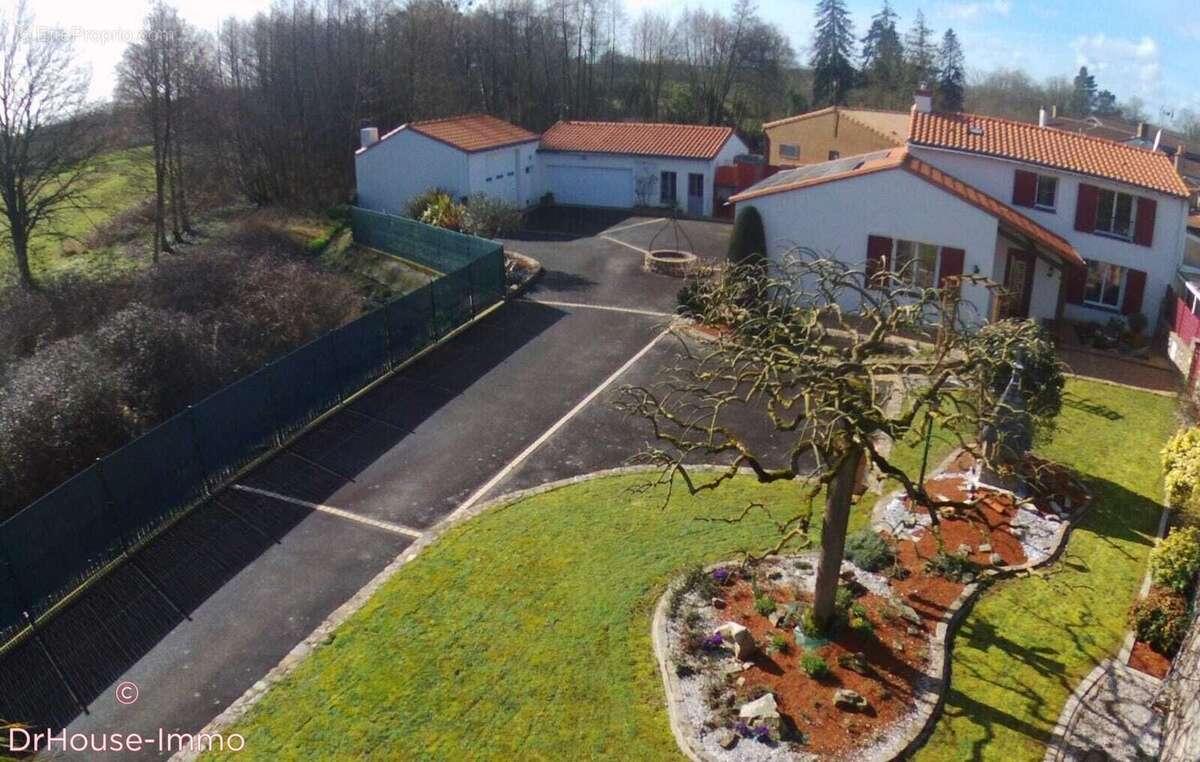 Maison à LEGE