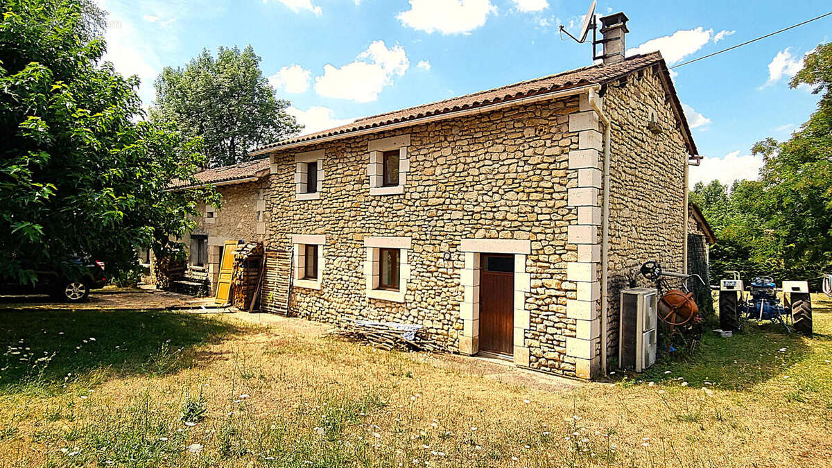 Maison 200 m² à Mareuil  - photo 3