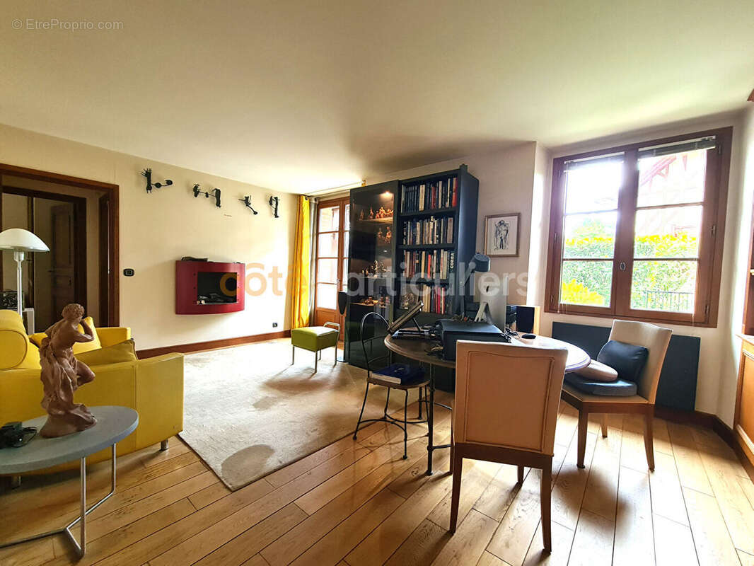 Appartement à CHAMBOURCY