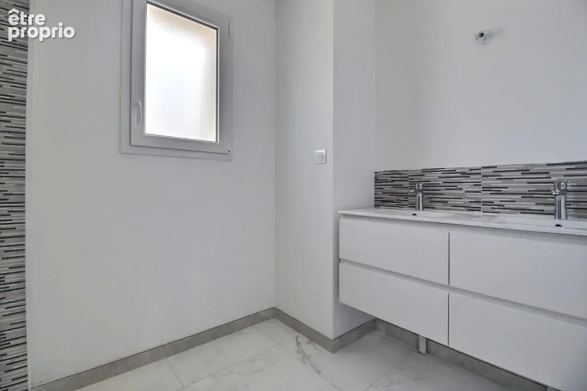Maison neuve de plain pied avec 3 chambres dans le centre bourg de Saint Martin D Abbat - photo 5