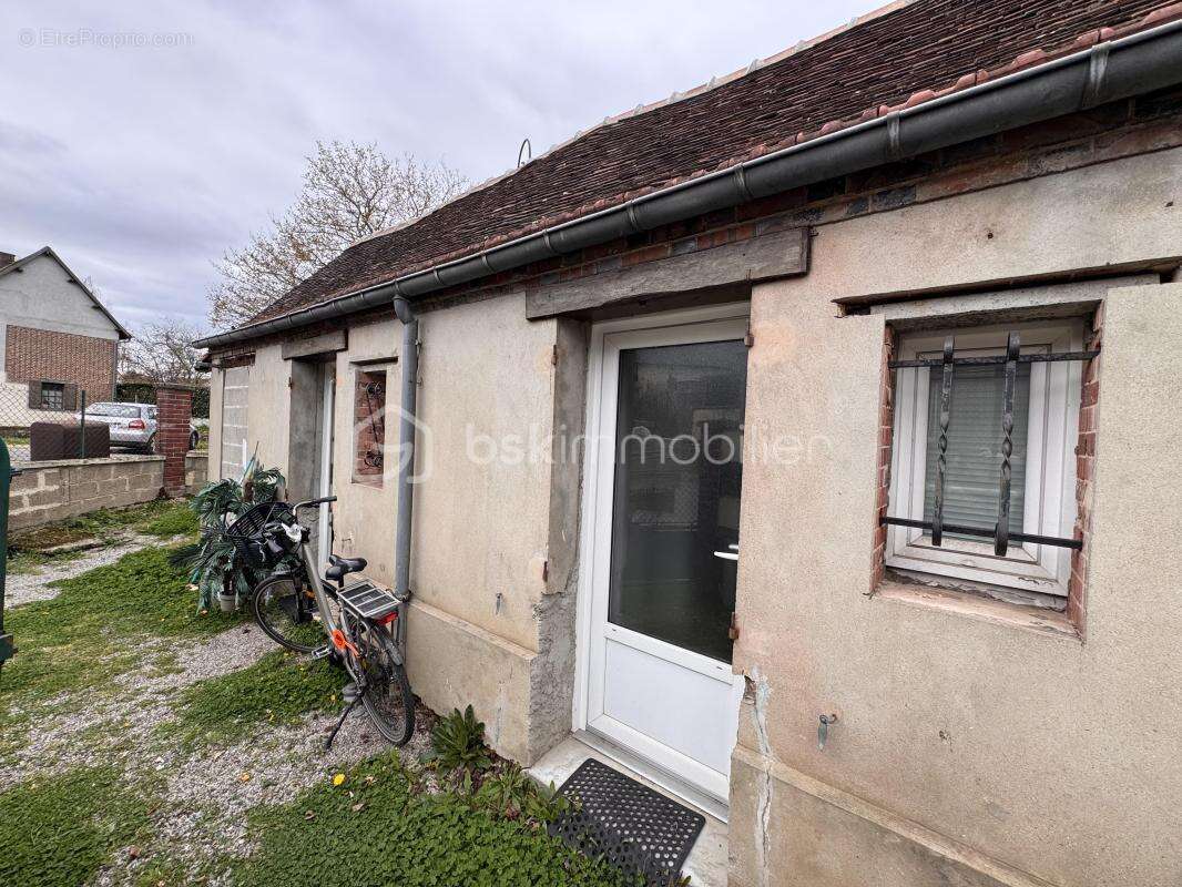 Appartement à ARNIERES-SUR-ITON