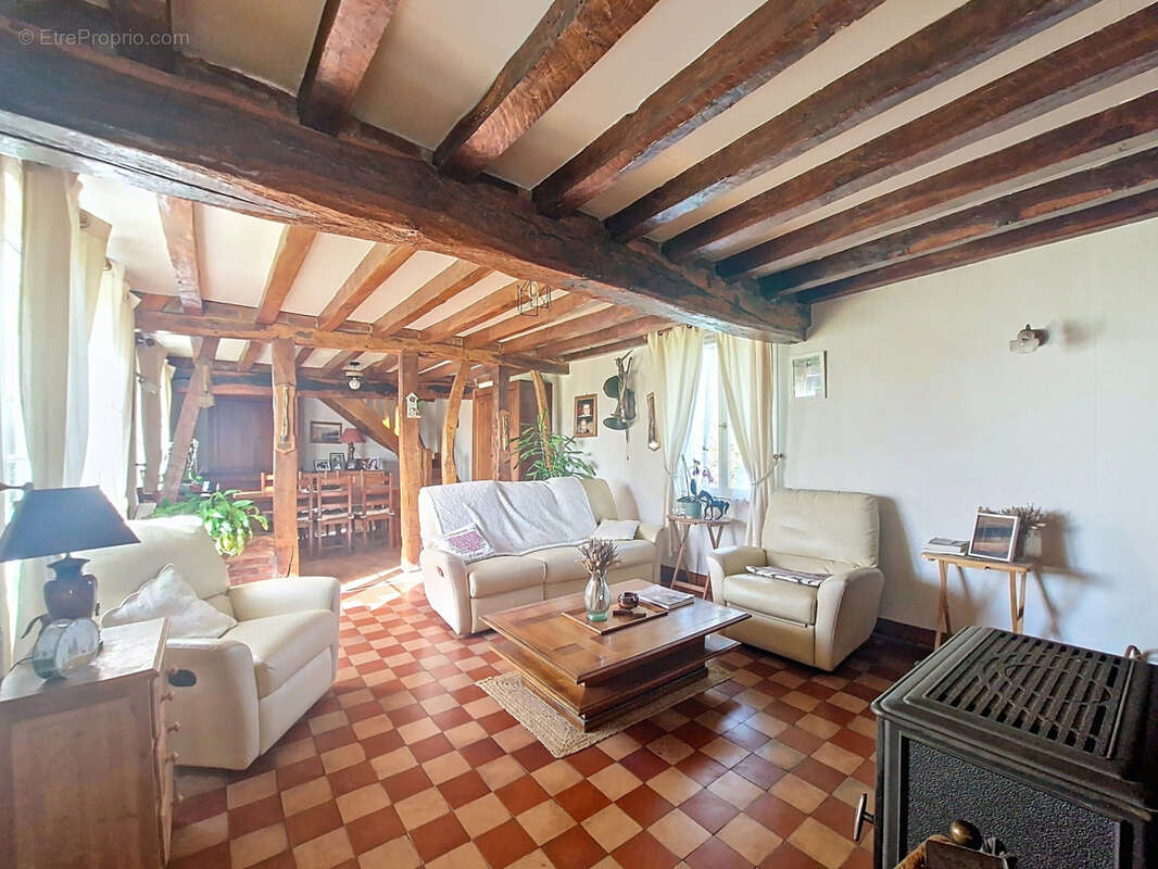 Maison à ETREPAGNY