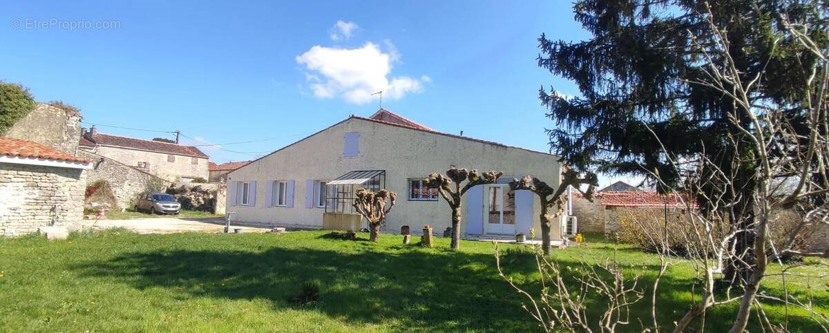 Photo 1 - Maison à FONTAINE-CHALENDRAY