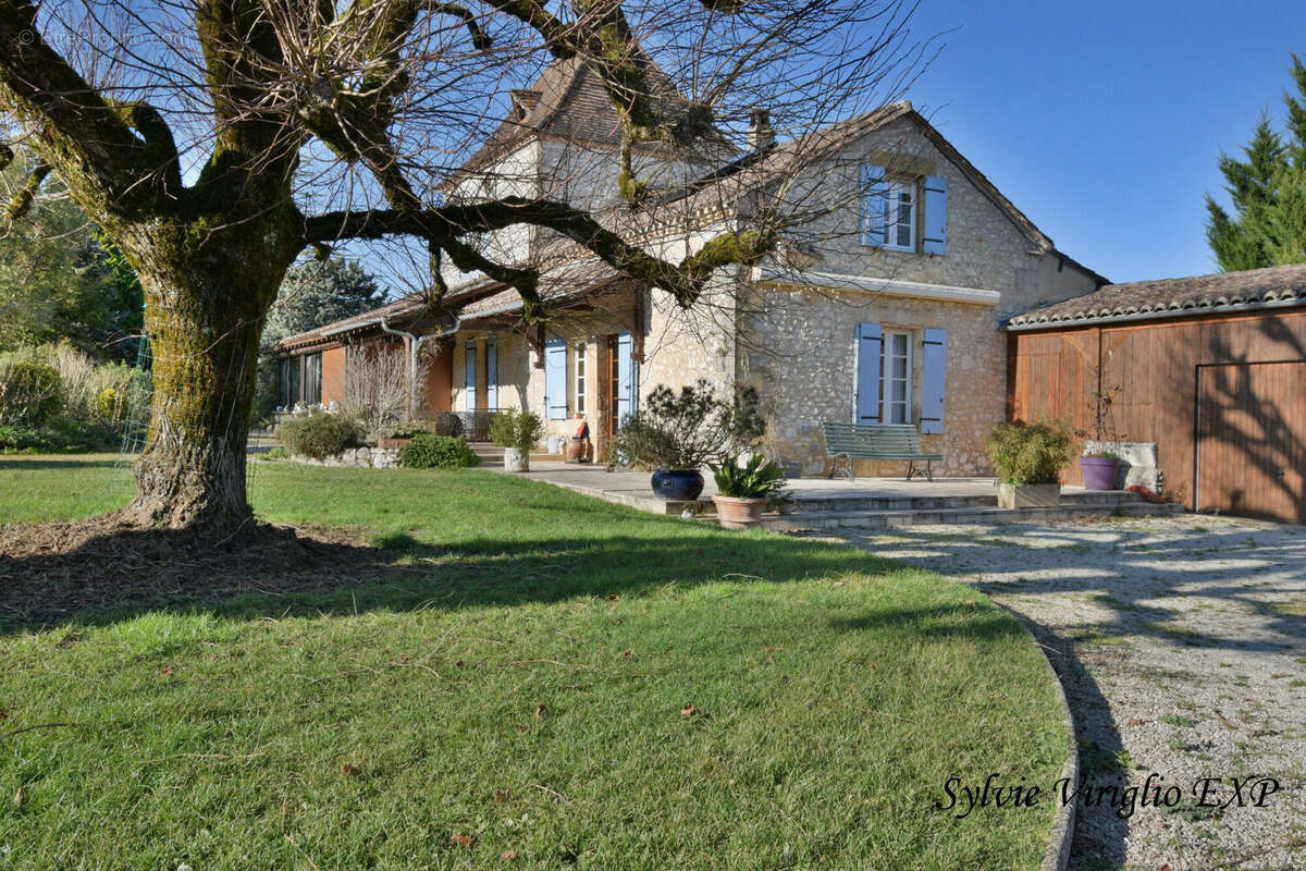 Maison 207 m² à Beaumont-Du-Perigord  - photo 2