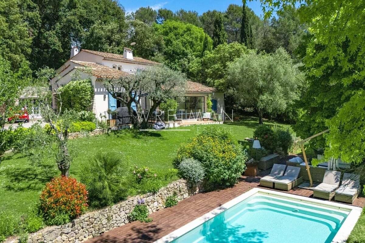 Maison à VALBONNE
