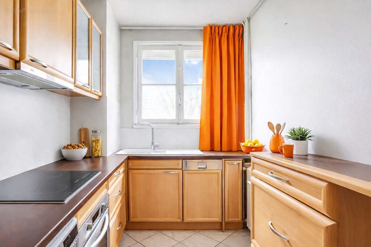 Appartement à COURBEVOIE