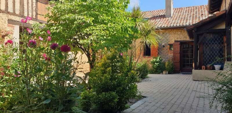 Maison à SAINT-GEIN