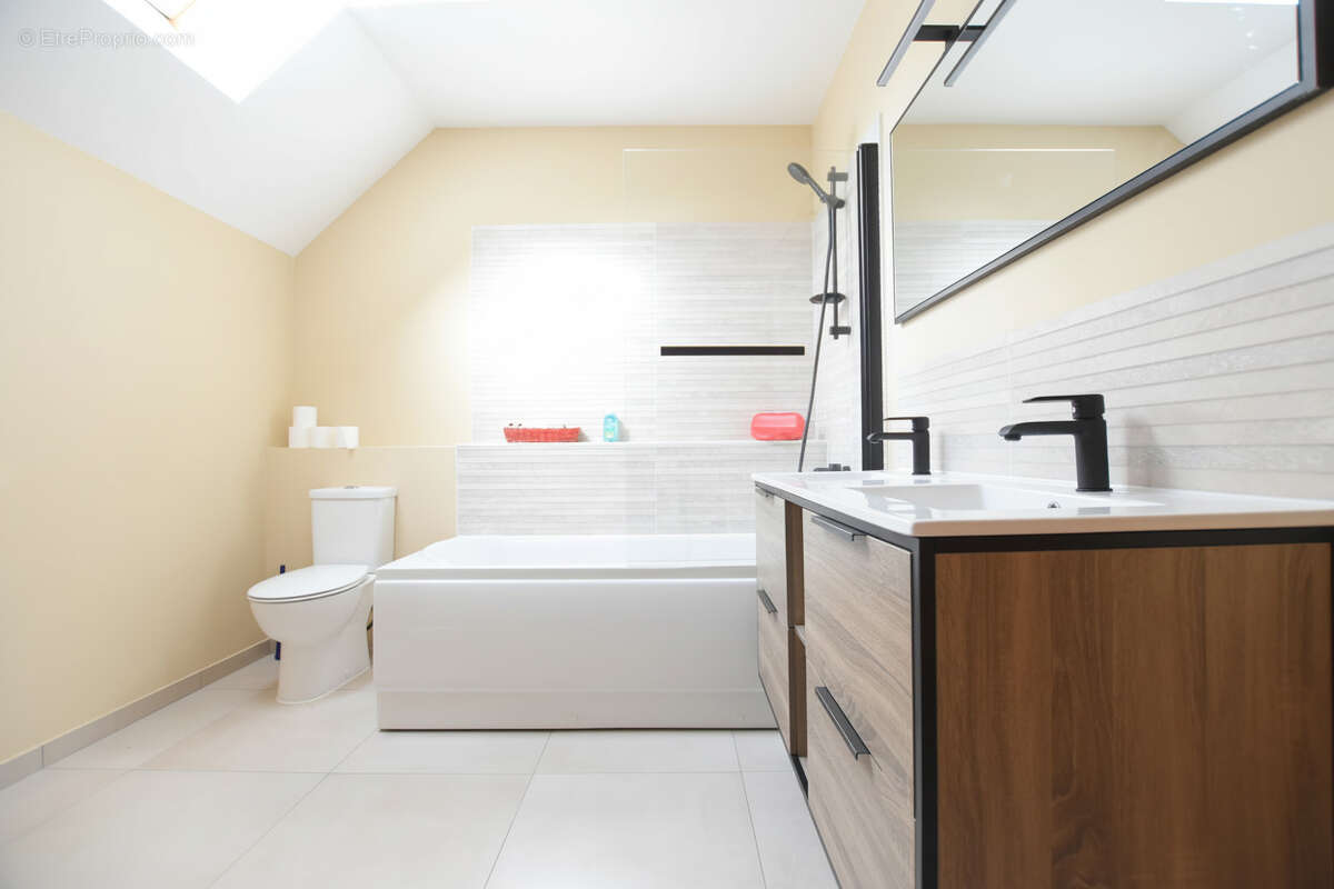 Maison à LEVIS-SAINT-NOM