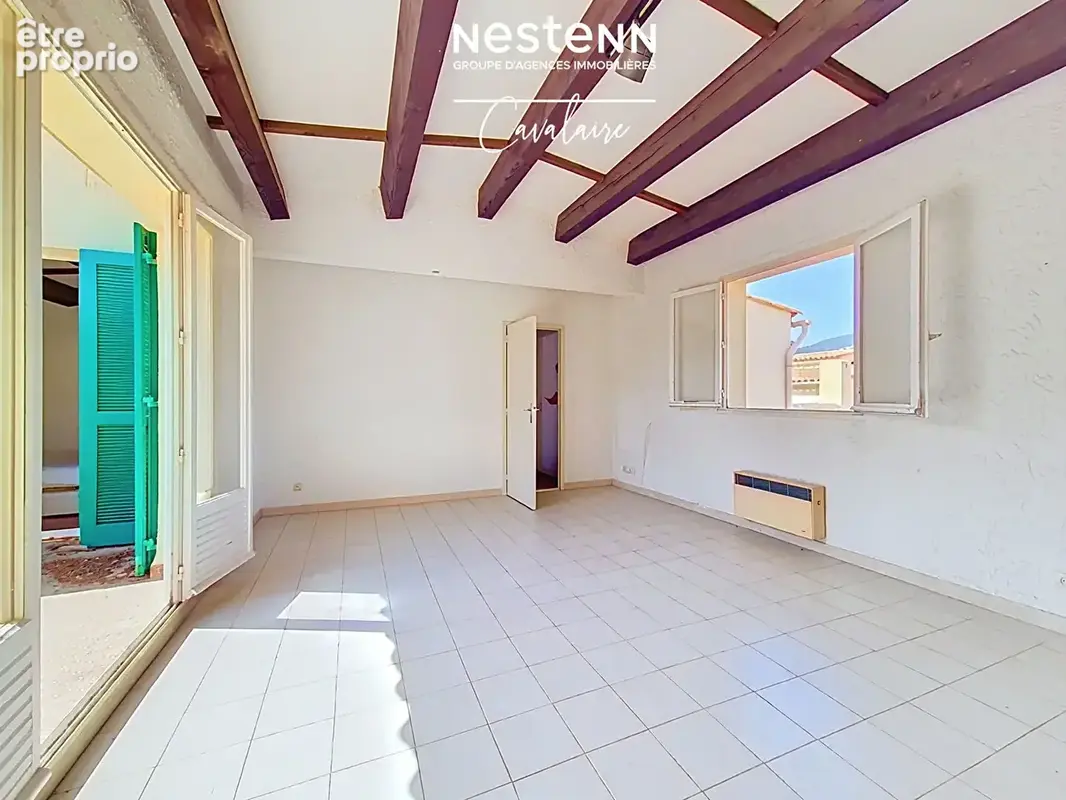 Plages, commerces et port accessibles à pied pour cet appartement 3 pièces au dernier étage - photo 5