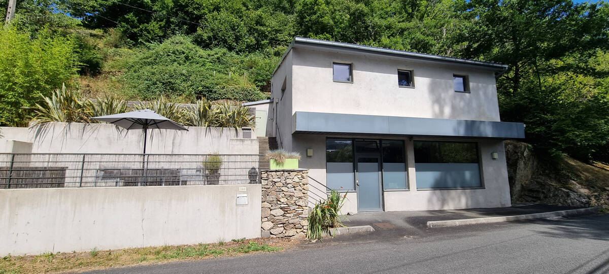 Maison à ENTRAYGUES-SUR-TRUYERE