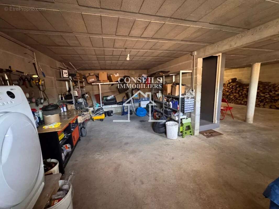 Maison à VILLENEUVE-SUR-YONNE