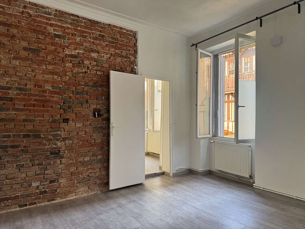 Appartement à PARIS-19E