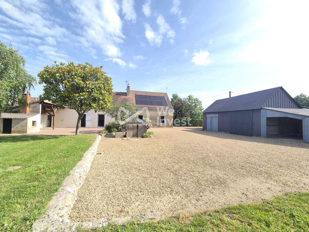 Maison 145 m² à Noyant  - photo 8