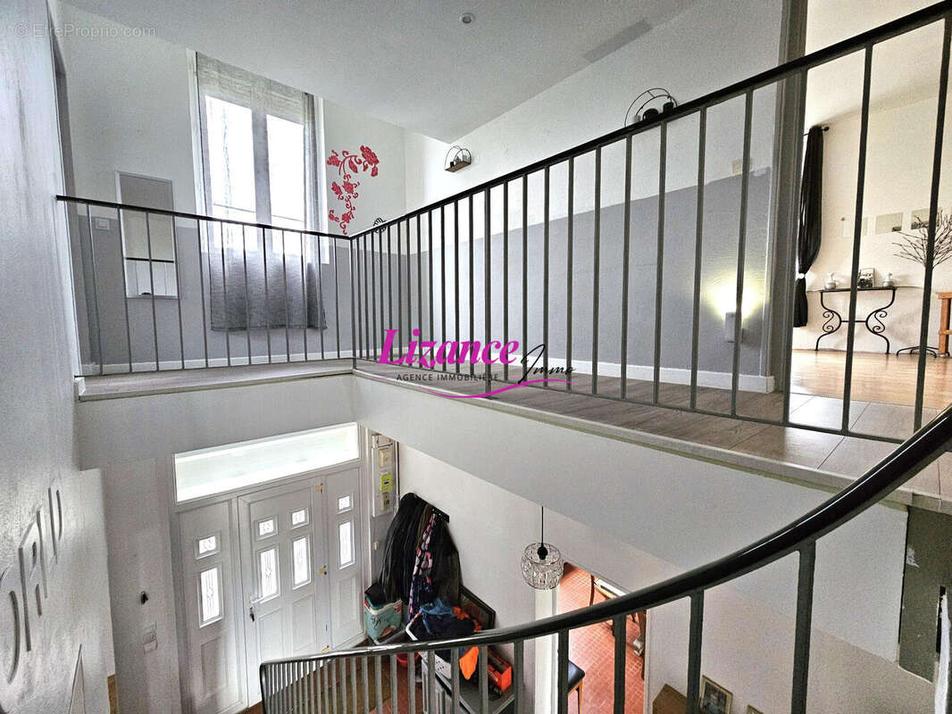 Maison 162 m² à Ecoust-Saint-Mein  - photo 3