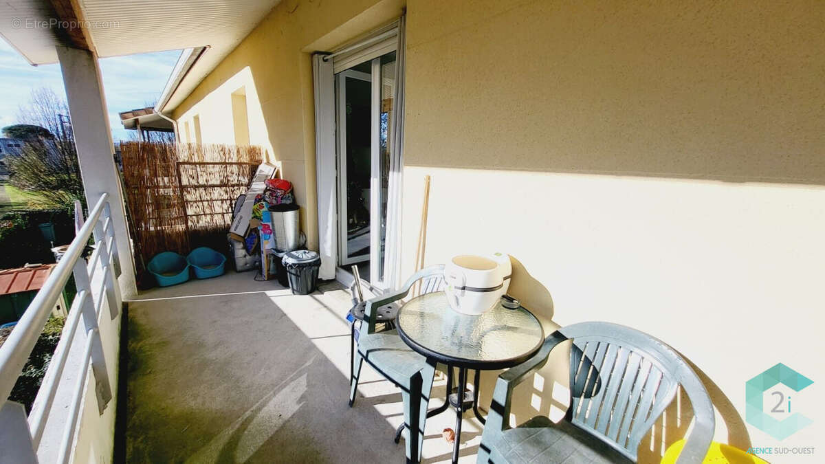 Appartement à CAZERES